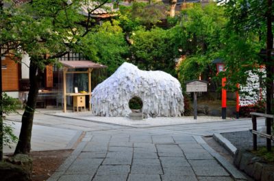 不倫や複雑恋愛に良い縁切り神社 京都の安井天満宮 不倫 復縁専門の風水術